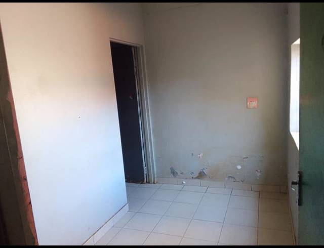 8 BEDROOM HOUSE FOR SALE IN MAPLETON